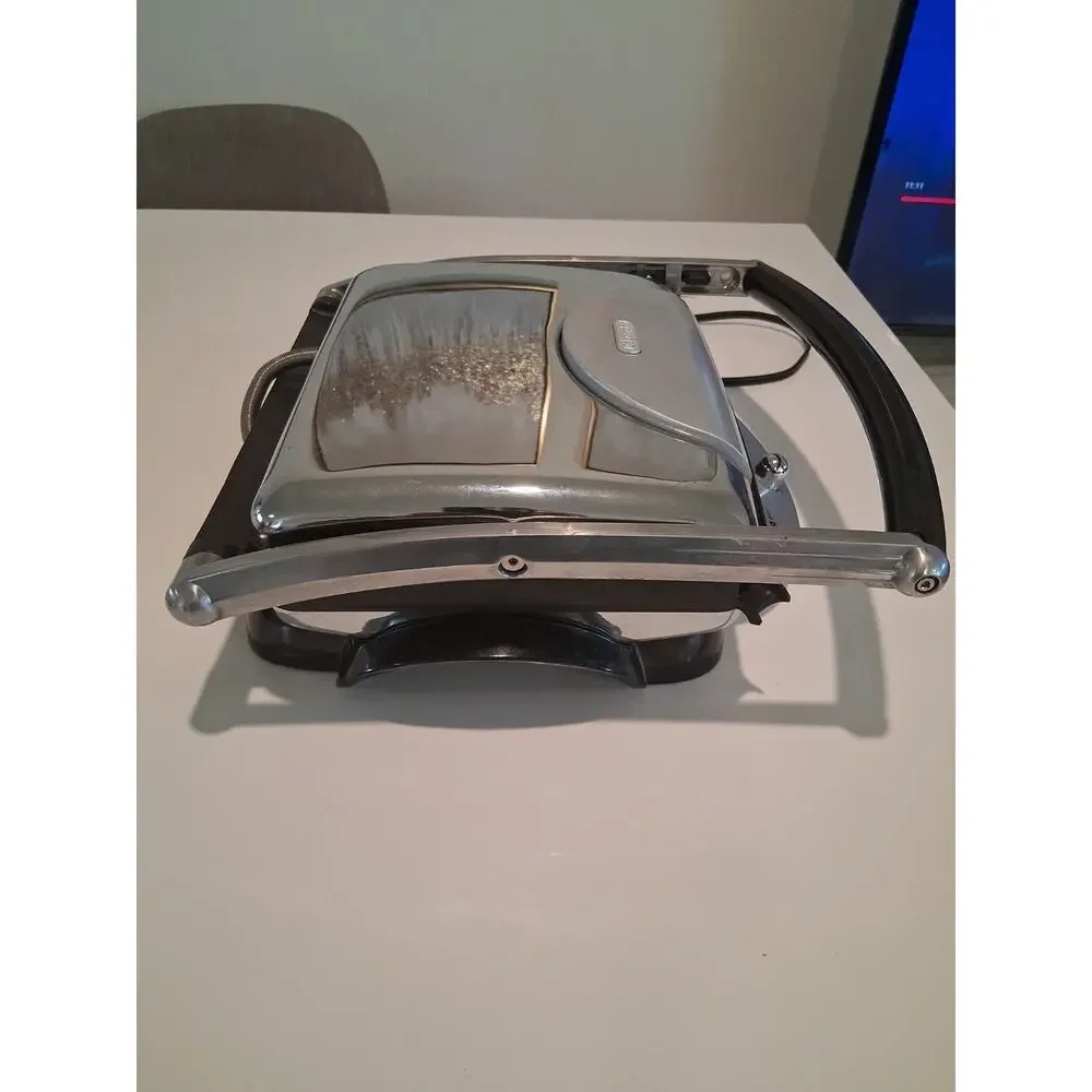DeLonghi CGH800 Retro Contact Grill Panini Press Stainless Steel Slightly